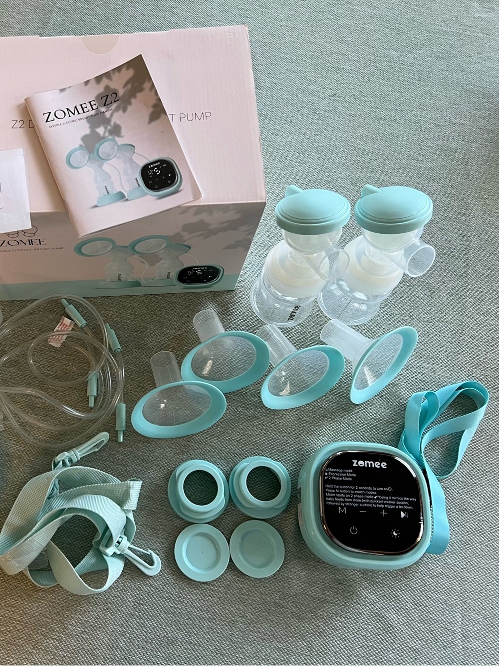 Like New Zomee Z2 Portable Nursing Pump and Bags